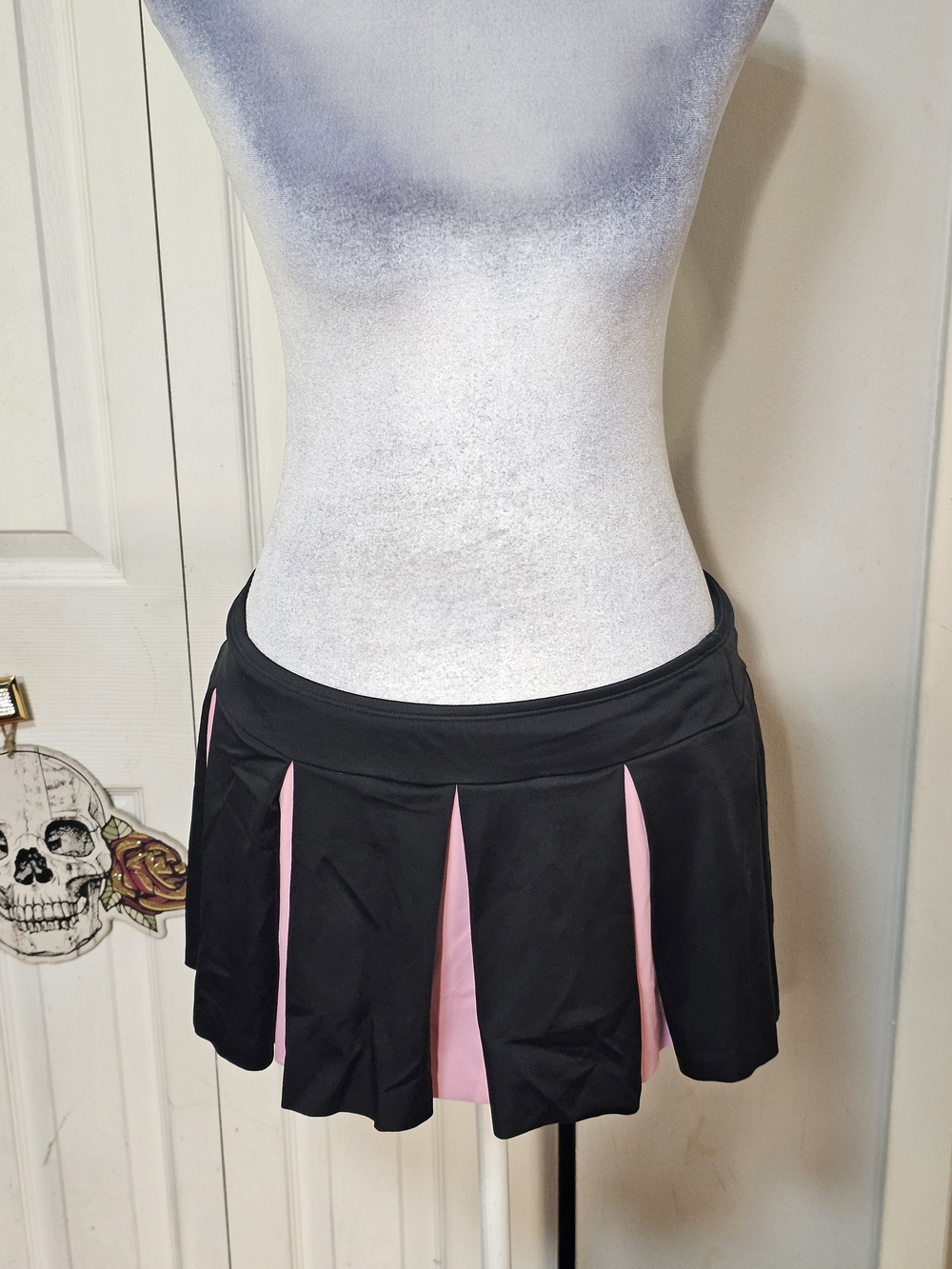 Hot Topic Black and Pink Pleated Skater Skirt
